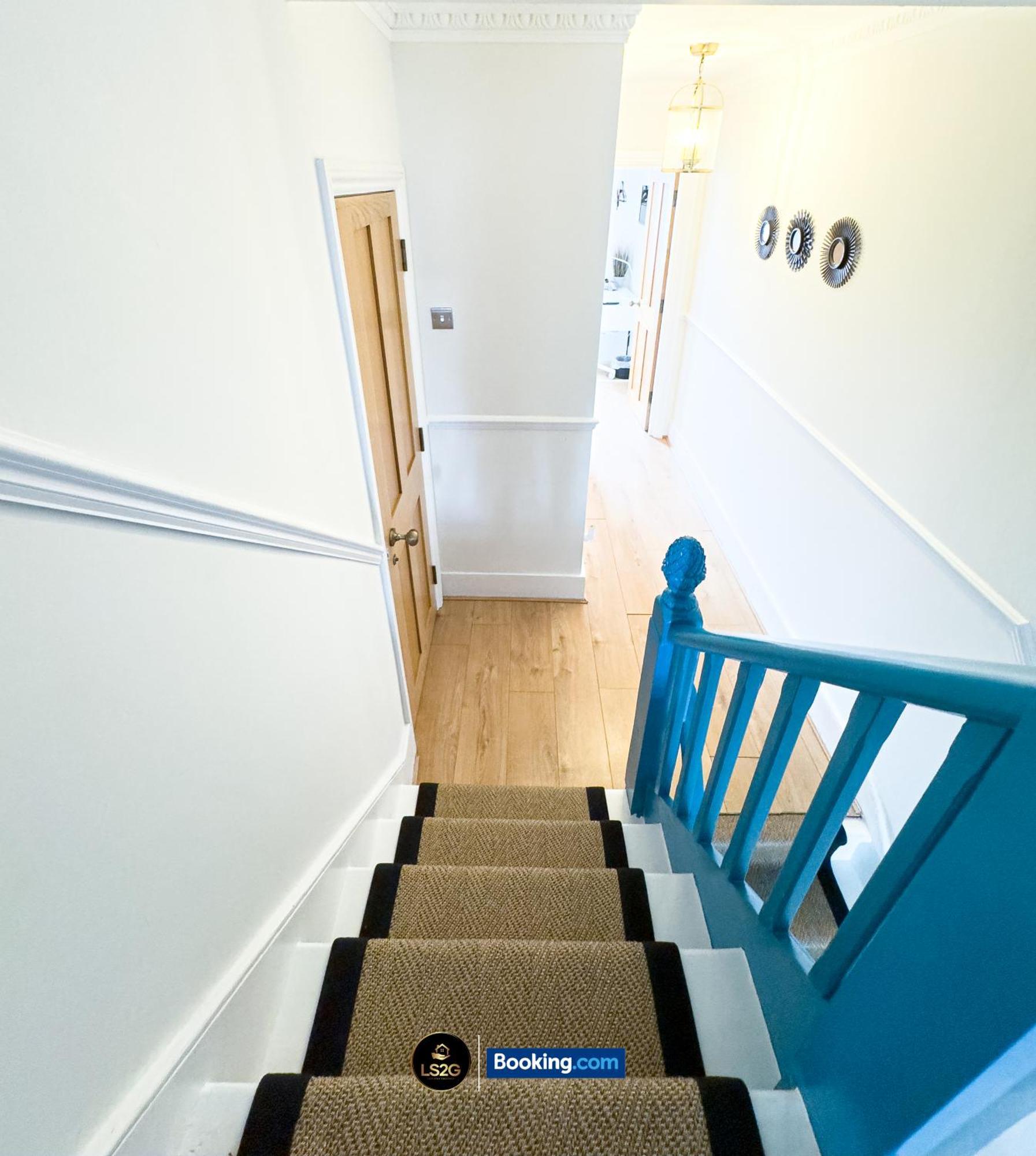 Stunning House By Ls2G Short Lets & Serviced Accommodation Greater London With Free Wifi Exterior photo