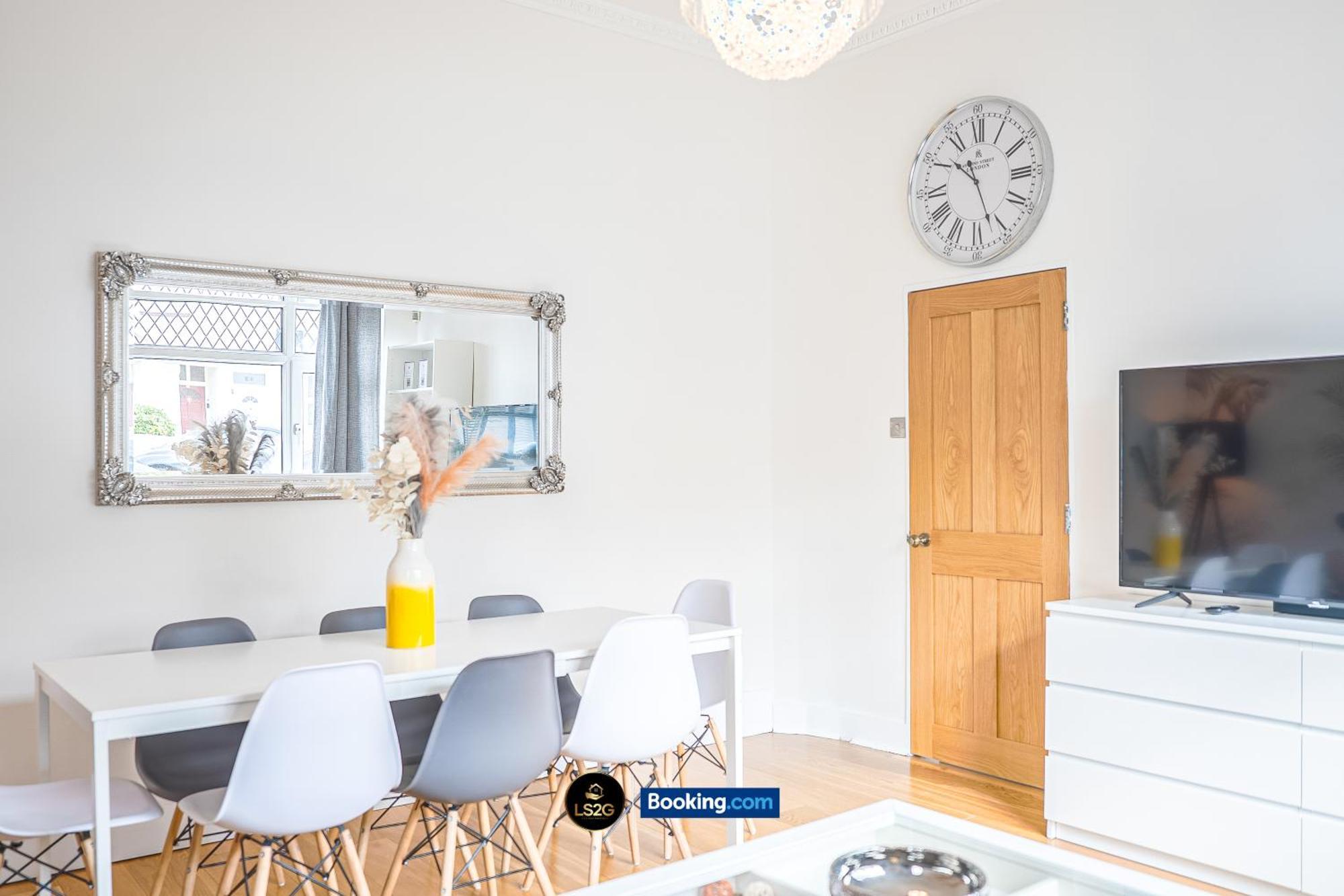 Stunning House By Ls2G Short Lets & Serviced Accommodation Greater London With Free Wifi Exterior photo