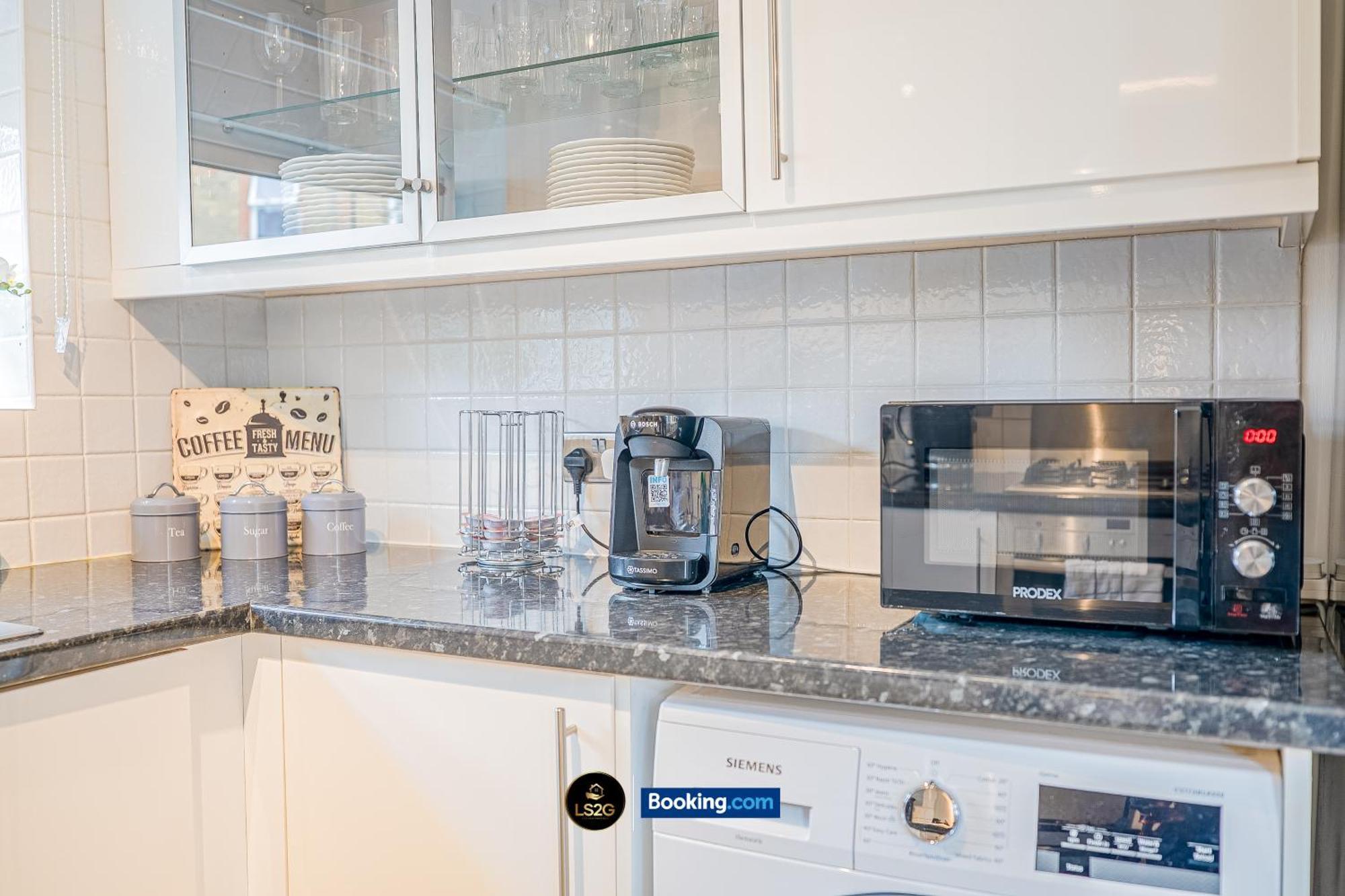 Stunning House By Ls2G Short Lets & Serviced Accommodation Greater London With Free Wifi Exterior photo
